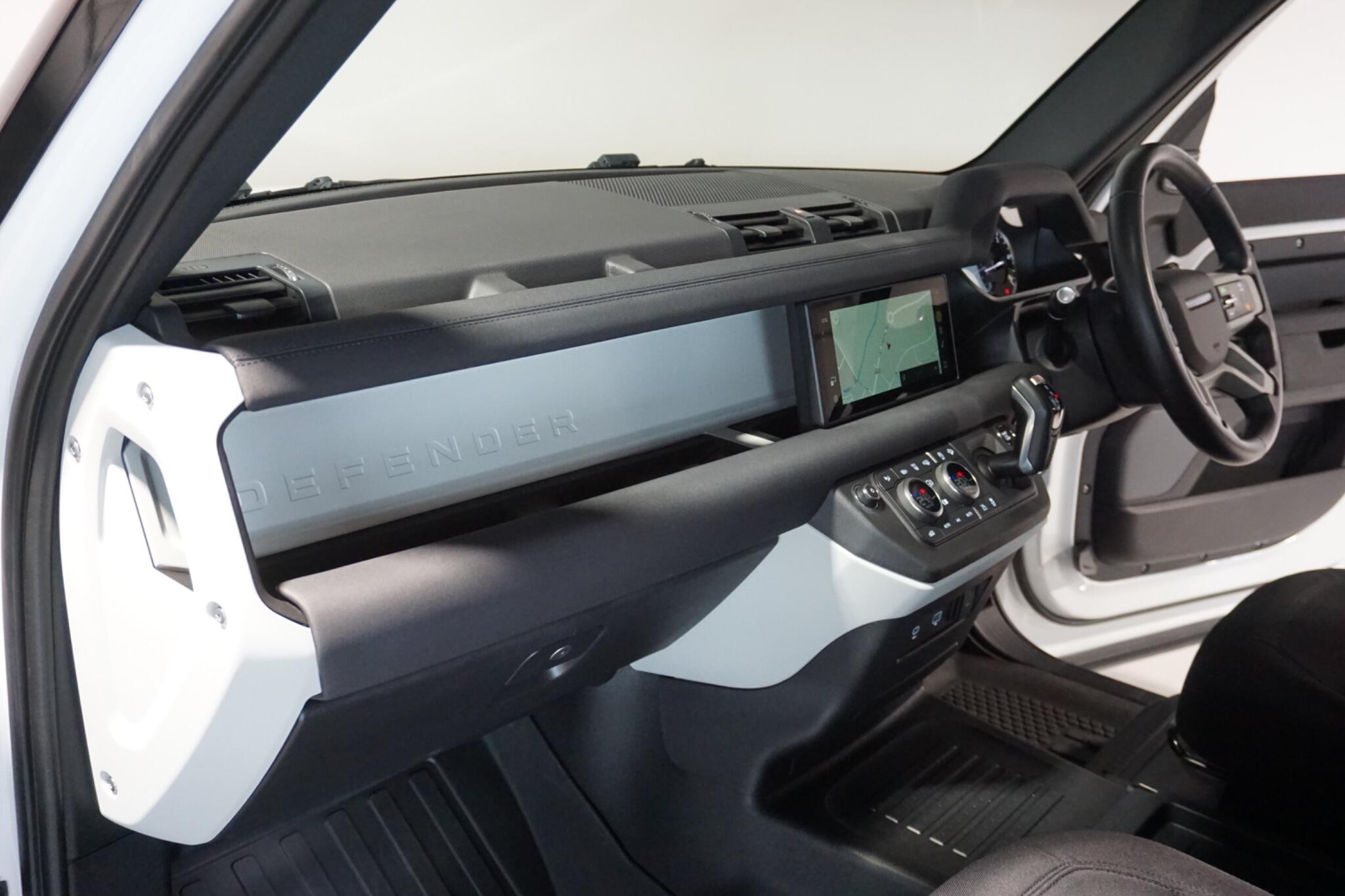 Land Rover Defender 90 3.0 D250 MHEV Hard Top SUV 3dr Diesel Auto 4WD SWB Euro 6 (s/s) (250 ps)